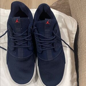 Men’s Air Jordan Eclipse midnight navy/infrared 23-white size 6Y